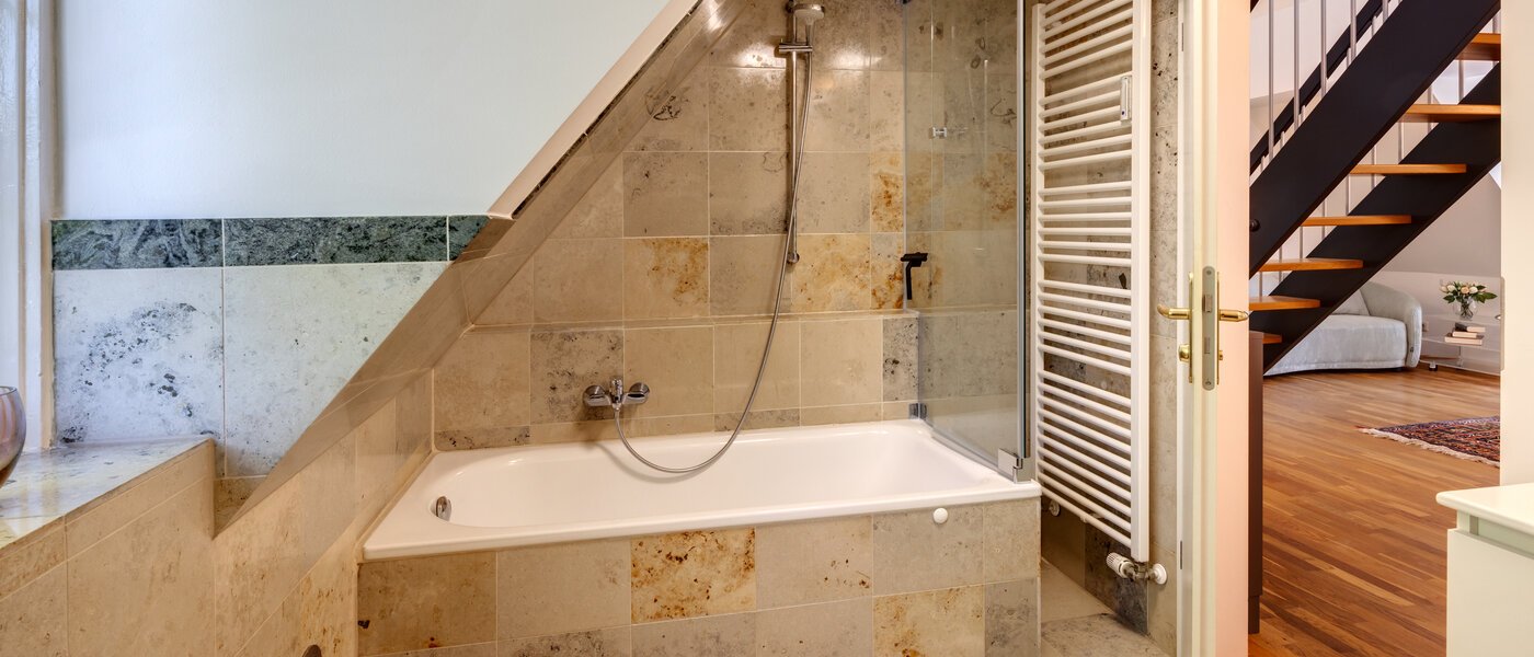 appartement style maisonnette avec mezzanine München Ramersdorf 02 salle de bain 14556