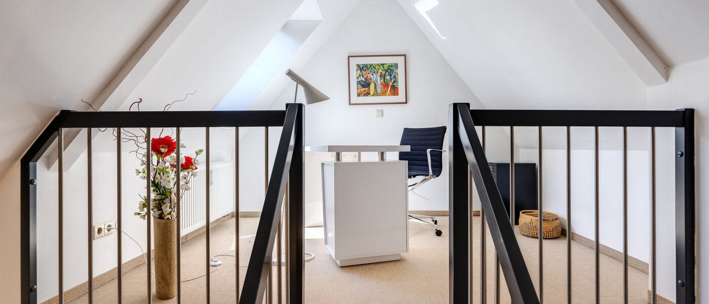 appartement style maisonnette avec mezzanine München Ramersdorf 01 coin bureau 14556