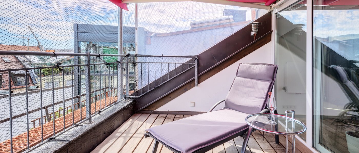 appartement sous les toits München Maxvorstadt 02 loggia 14568