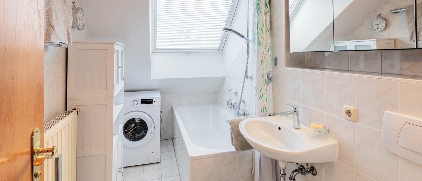 appartement sous les toits München Neufahrn b. Freising 01 salle de bain 14673