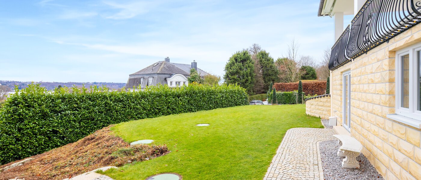 villa Starnberg 05 jardin 14680