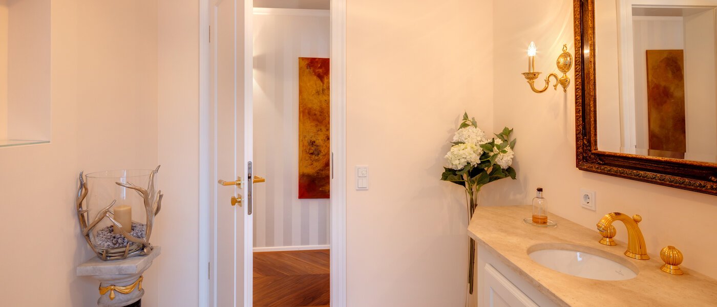 villa Starnberg 02 deux toilettes 14680