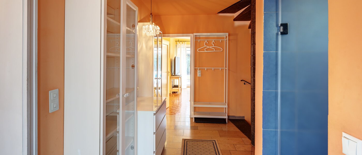 dernière maison de la rangée de maisons mitoyennes Unterhaching 02 entrée/couloir 14690