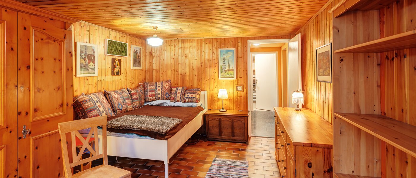 dernière maison de la rangée de maisons mitoyennes Unterhaching 02 pièces pour loisirs 14690