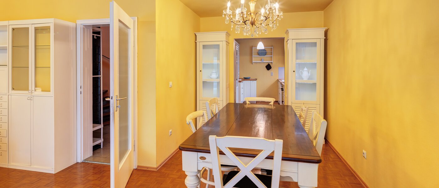 dernière maison de la rangée de maisons mitoyennes Unterhaching 04 pièce à vivre 14690