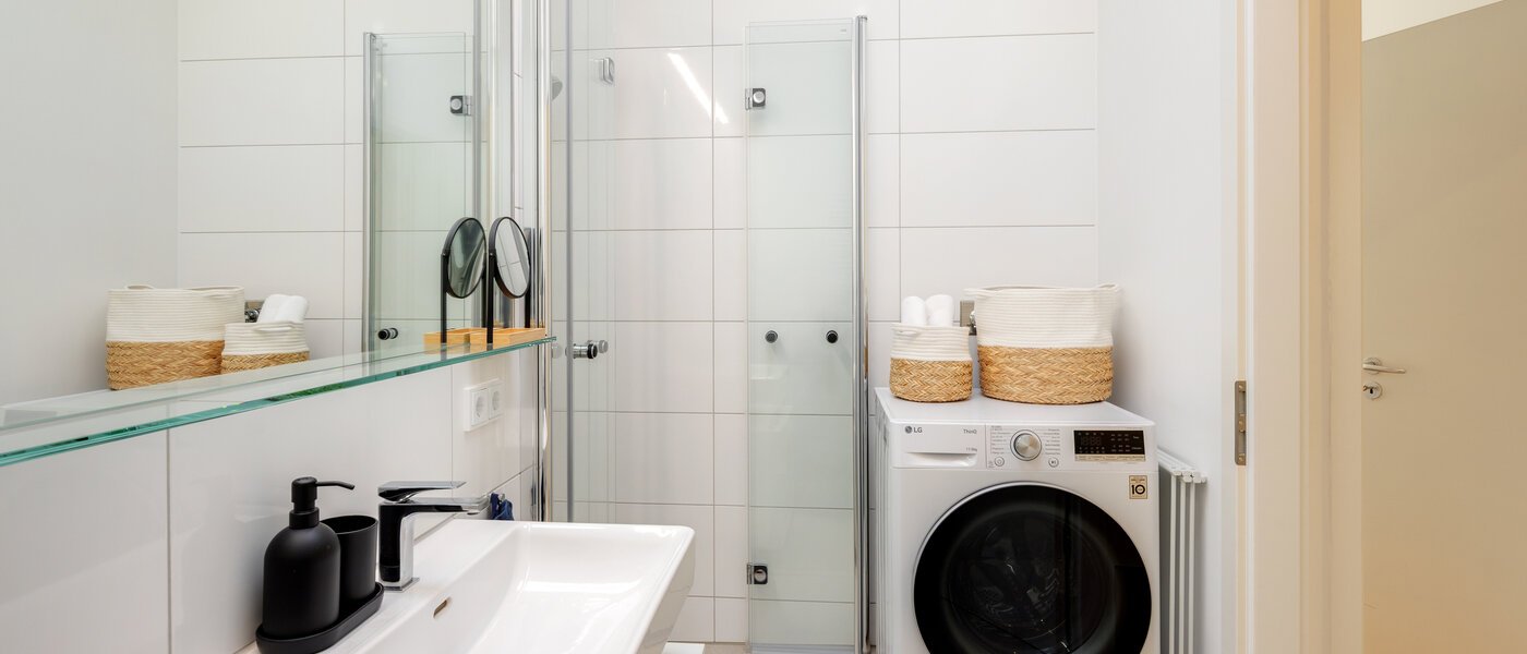 appartement sous les toits München Neuhausen 02 salle de bain 14695