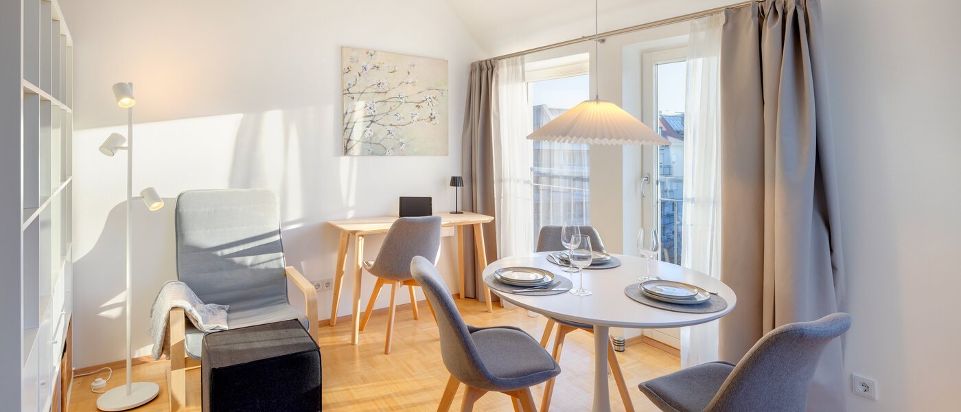 appartement sous les toits München Neuhausen 02 pièce à vivre 14695