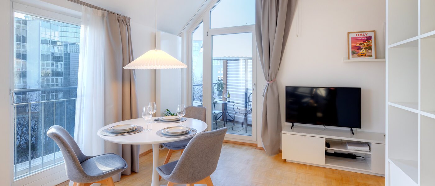 appartement sous les toits München Neuhausen 04 pièce à vivre 14695
