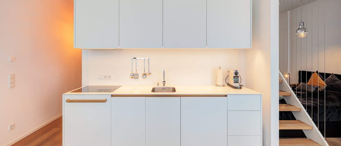 appartement avec terrasse sur le toit München Neuhausen 01 cuisine 14699