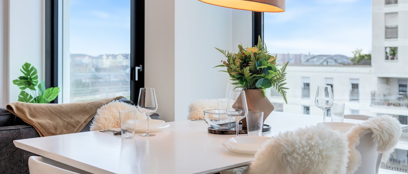 appartement avec terrasse sur le toit München Neuhausen 02 pièce à vivre 14699