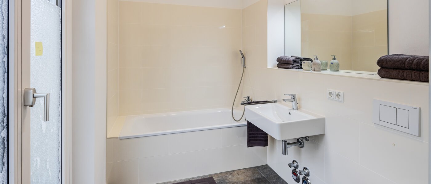 appartement München Milbertshofen 01 1ère salle de bain 14703