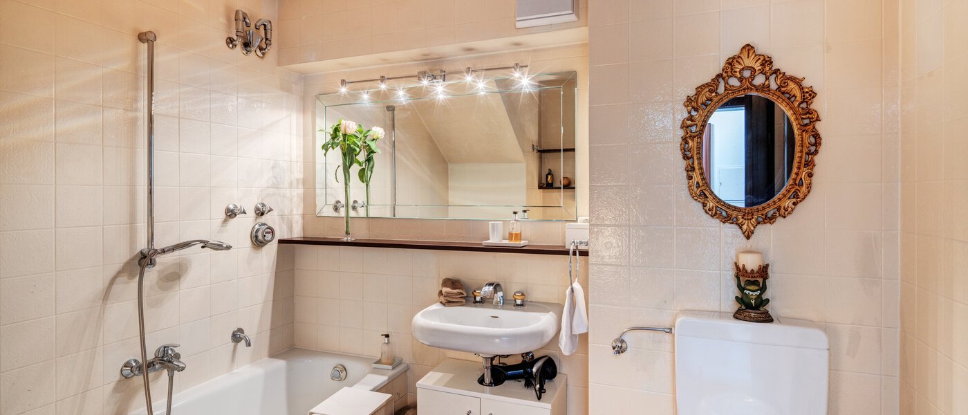 appartement style maisonnette München Maxvorstadt 01 1ère salle de bain 14710