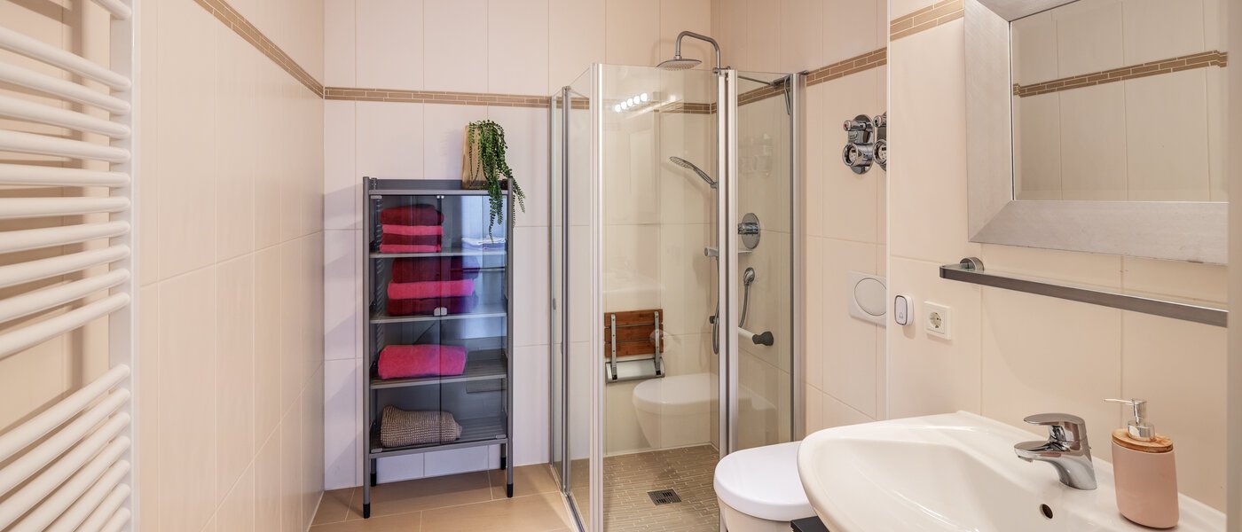 dernière maison de la rangée de maisons mitoyennes München Untermenzing 01 2ème s. de bain 14723