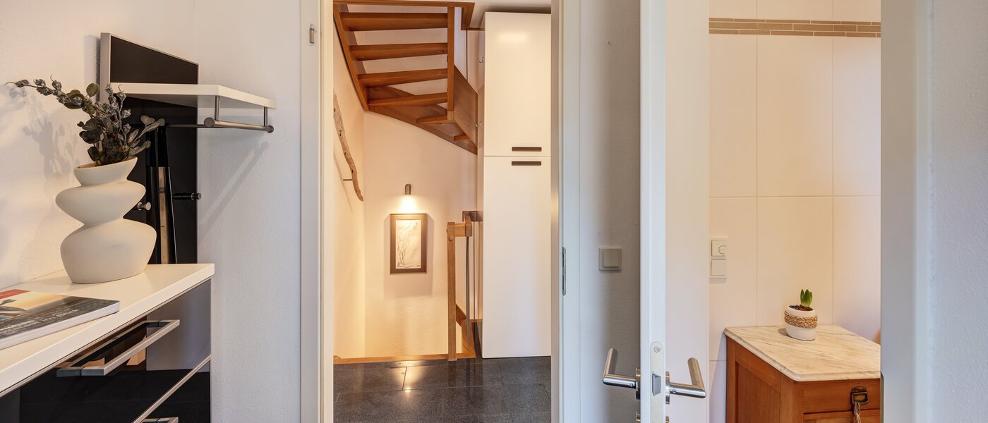 dernière maison de la rangée de maisons mitoyennes München Untermenzing 02 entrée/couloir 14723