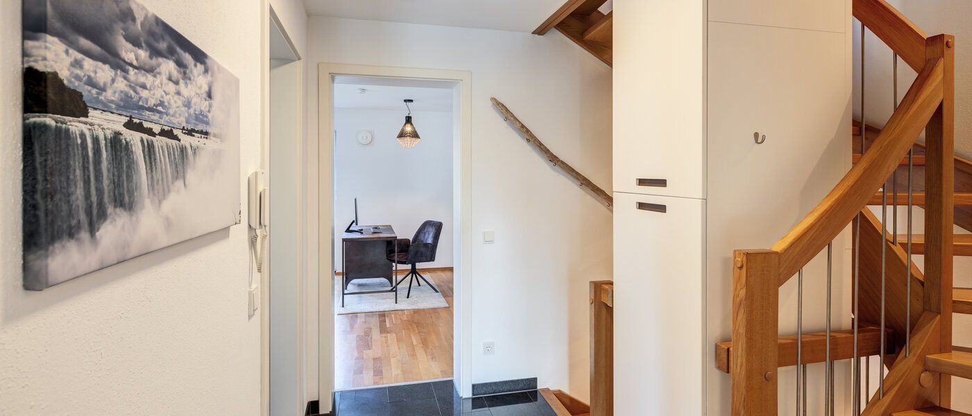 dernière maison de la rangée de maisons mitoyennes München Untermenzing 03 entrée/couloir 14723