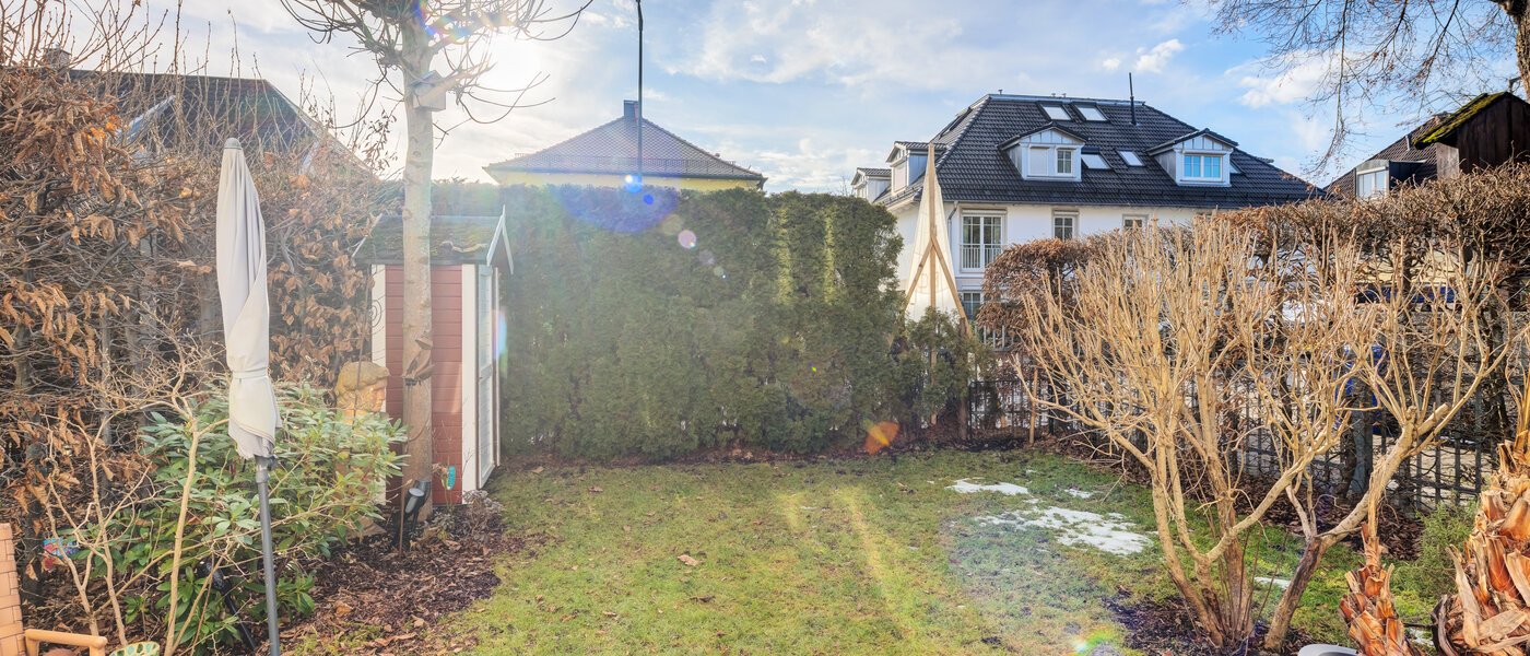dernière maison de la rangée de maisons mitoyennes München Untermenzing 02 jardin 14723