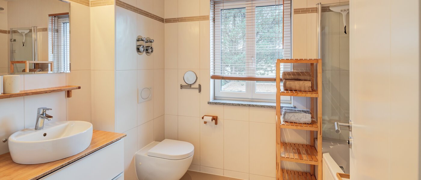 dernière maison de la rangée de maisons mitoyennes München Untermenzing 01 1ère salle de bain 14723