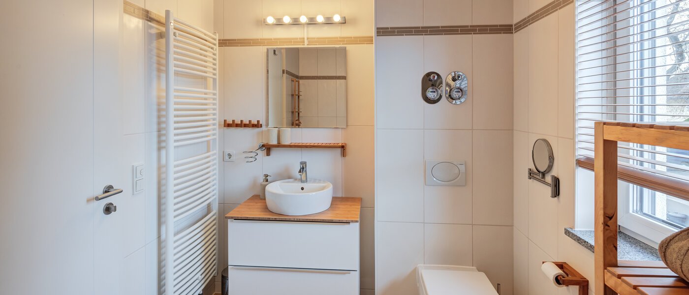 dernière maison de la rangée de maisons mitoyennes München Untermenzing 03 1ère salle de bain 14723