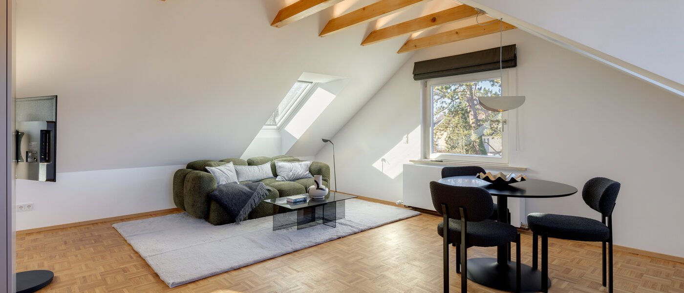 appartement sous les toits München Forstenried 02 pièce à vivre 14733