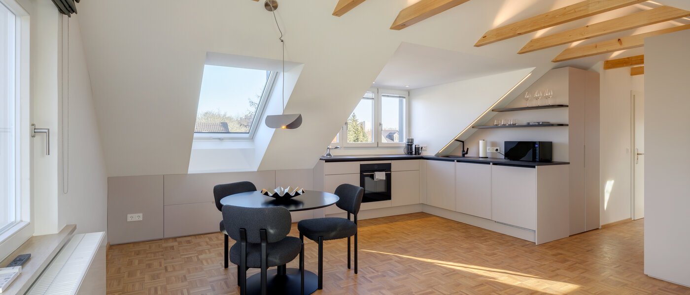 appartement sous les toits München Forstenried 04 pièce à vivre 14733