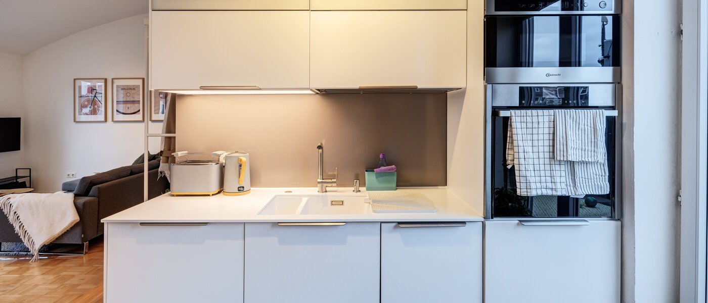 appartement avec terrasse sur le toit München Maxvorstadt 03 cuisine 14758