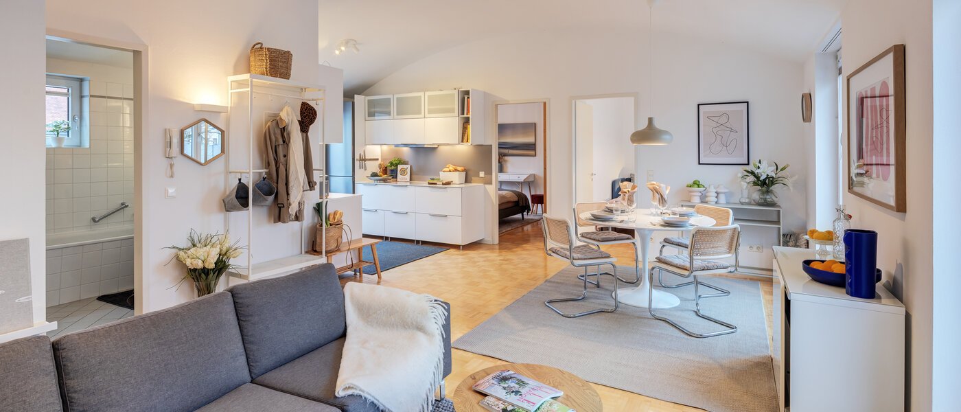 appartement avec terrasse sur le toit München Maxvorstadt 01 pièce à vivre 14758