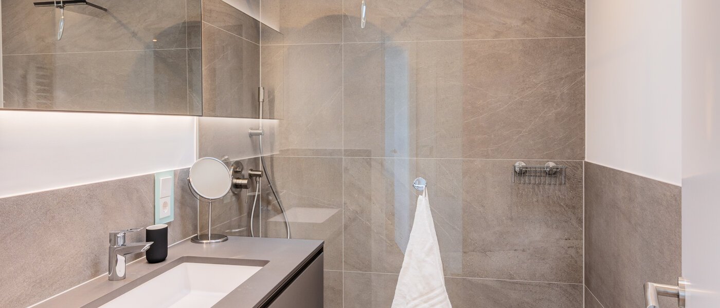 appartement avec terrasse sur le toit München Nymphenburg 01 1ère salle de bain 14775