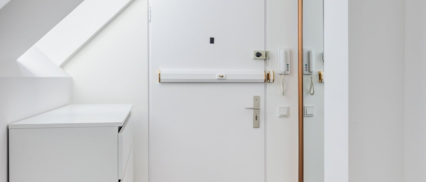 appartement style maisonnette avec mezzanine München Maxvorstadt 02 entrée/couloir 14785