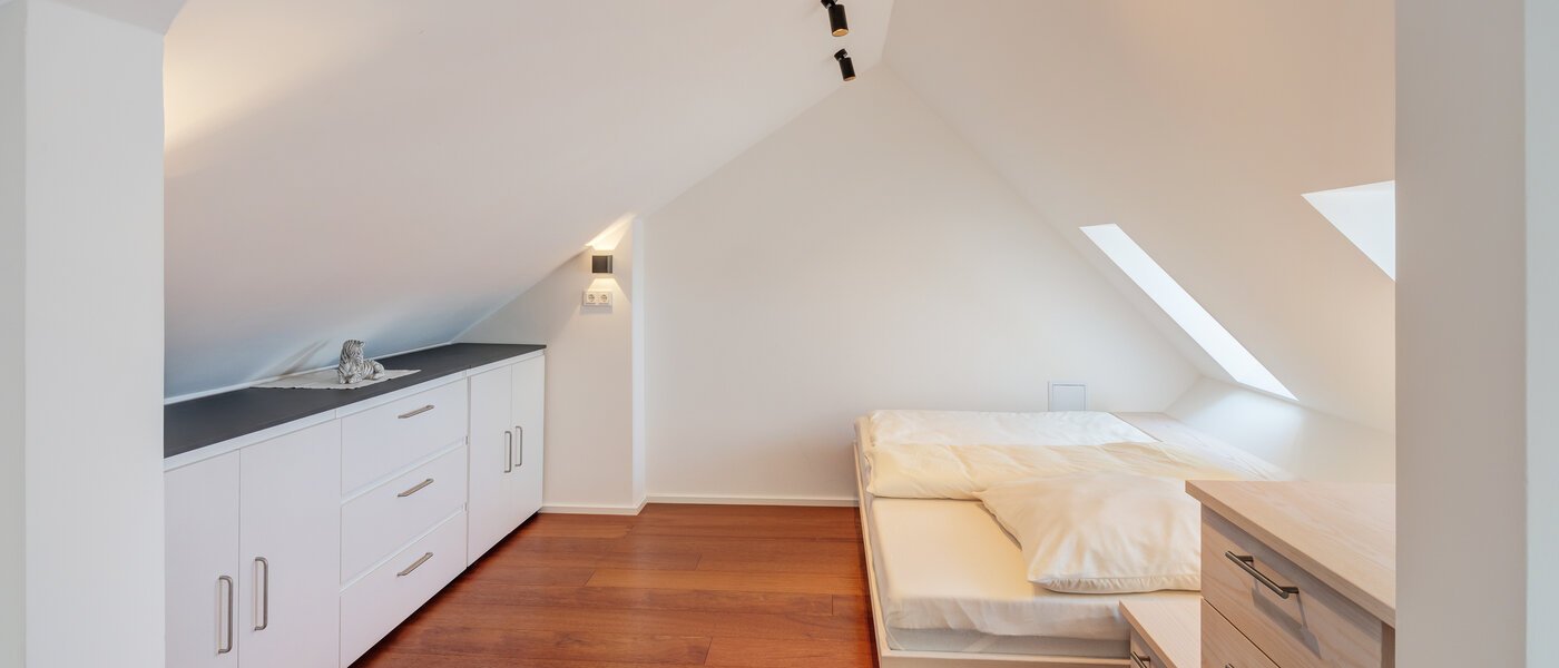 appartement style maisonnette avec mezzanine München Maxvorstadt 01 2ième chambre 14785