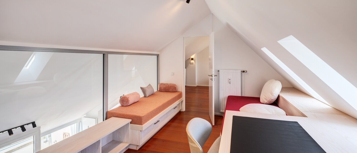 appartement style maisonnette avec mezzanine München Maxvorstadt 02 Bureau/Chambre d’amis 14785