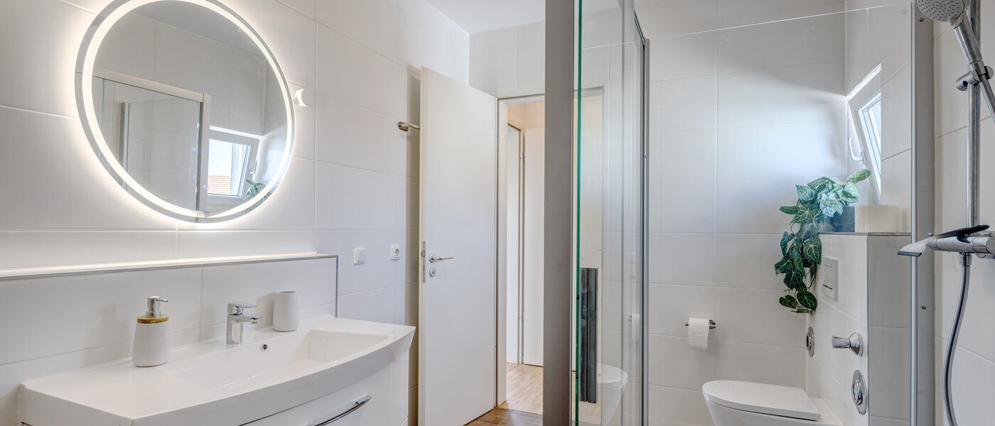 appartement avec terrasse sur le toit Aschheim 01 salle de bain 14787