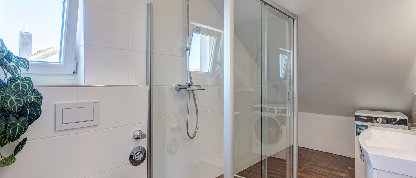 appartement avec terrasse sur le toit Aschheim 02 salle de bain 14787