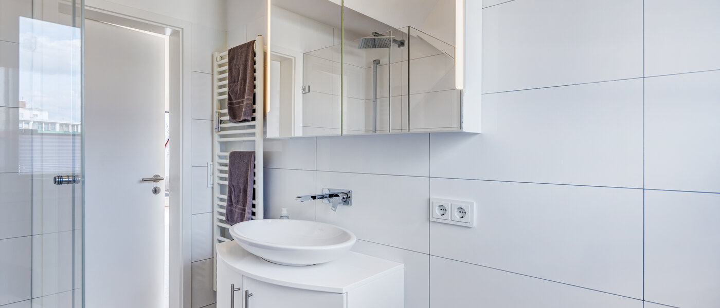 appartement avec terrasse sur le toit München Moosach 03 salle de bain 14797