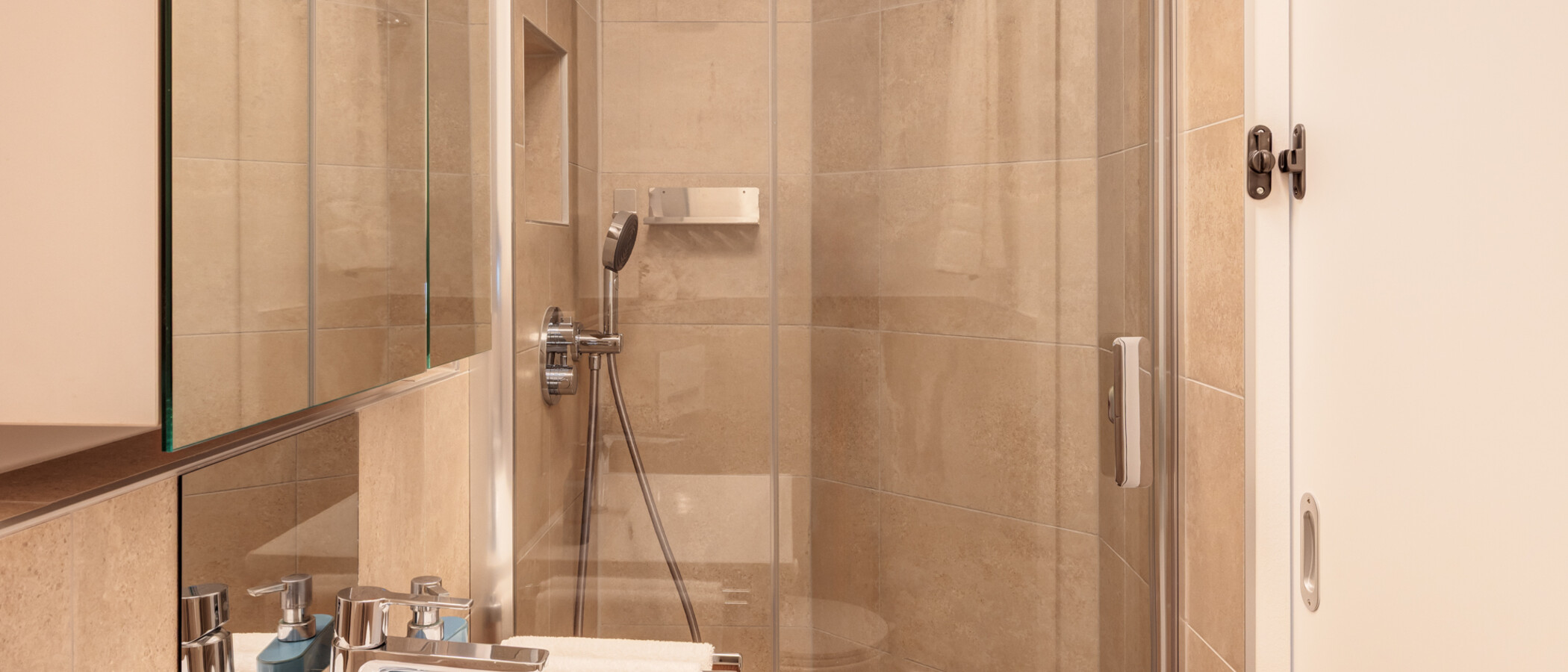 appartement style maisonnette München Waldtrudering 01 2ème s. de bain 14825