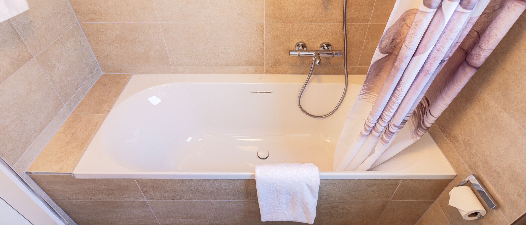 appartement style maisonnette München Waldtrudering 04 1ère salle de bain 14825