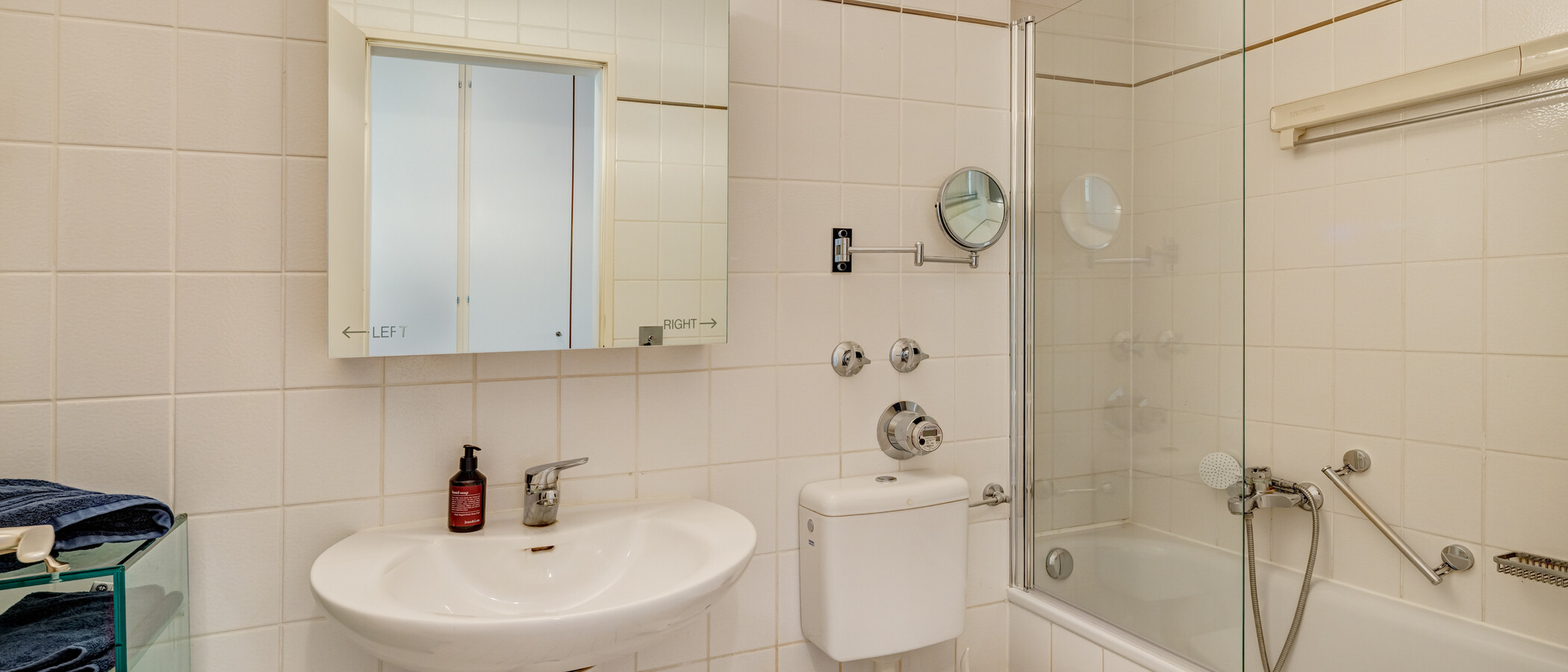 appartement München Mittersendling 01 1ère salle de bain 14827