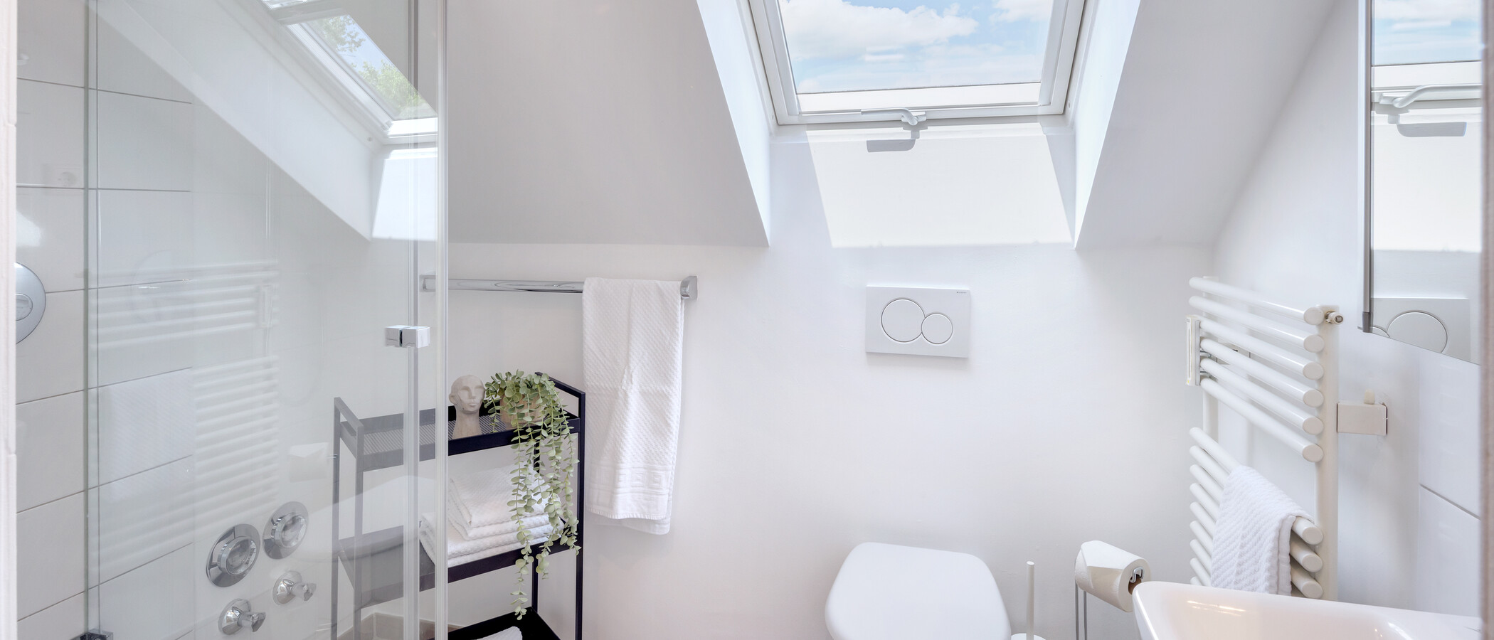 appartement sous les toits München Daglfing 01 salle de bain 14852