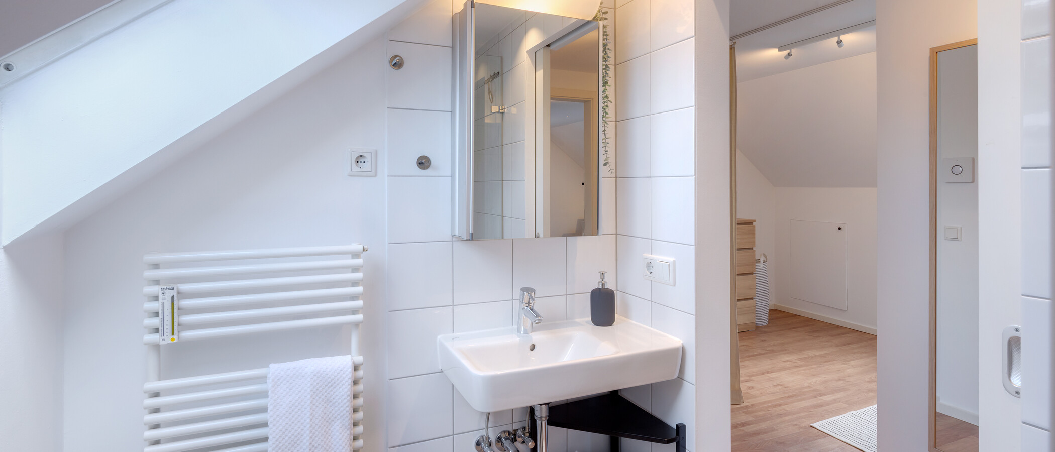 appartement sous les toits München Daglfing 02 salle de bain 14852