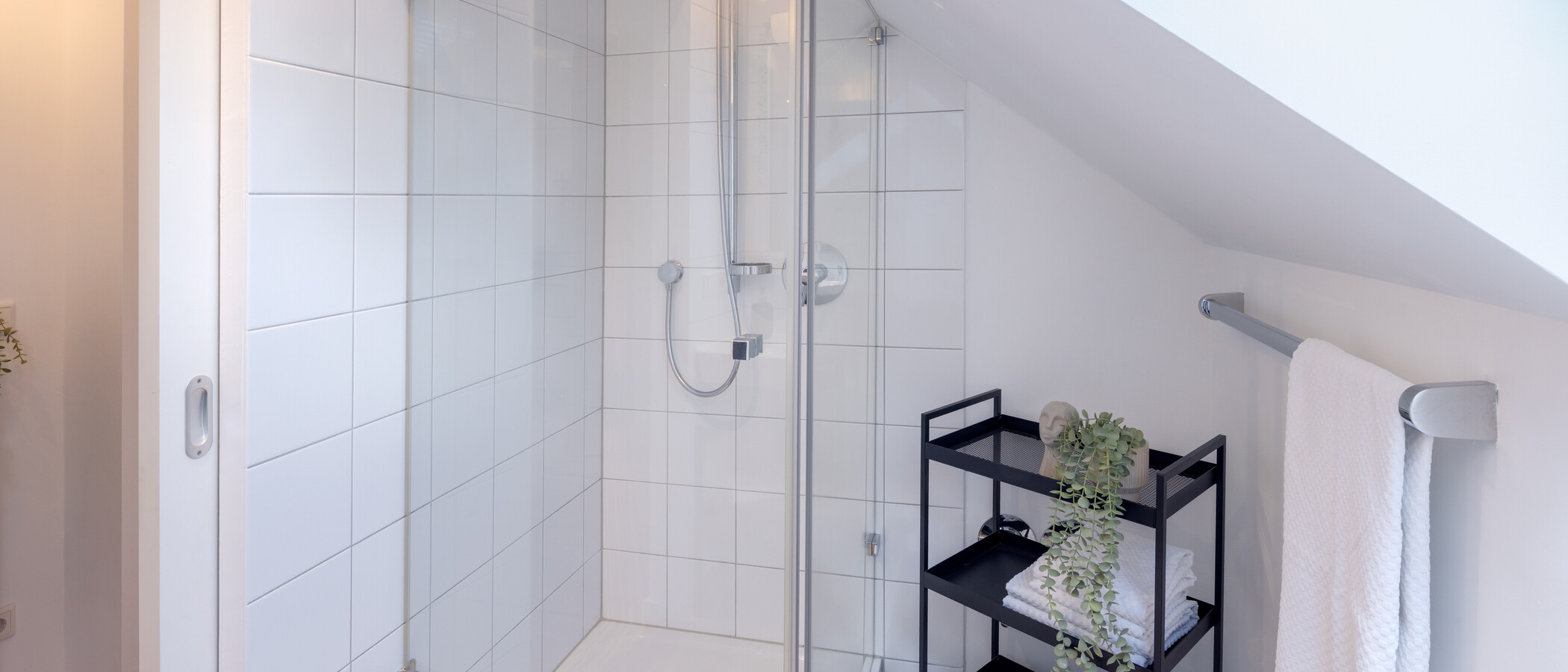 appartement sous les toits München Daglfing 03 salle de bain 14852