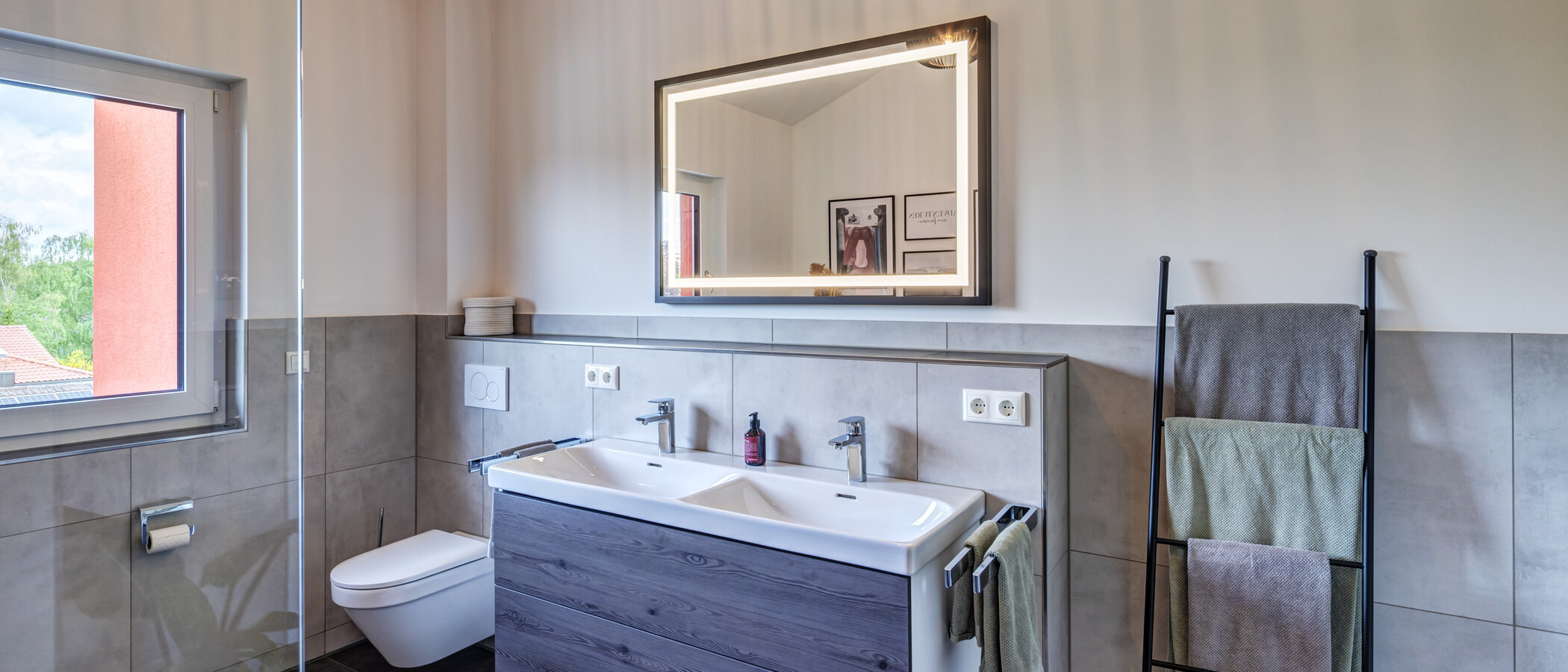 appartement avec terrasse sur le toit Planegg 02 salle de bain 14854