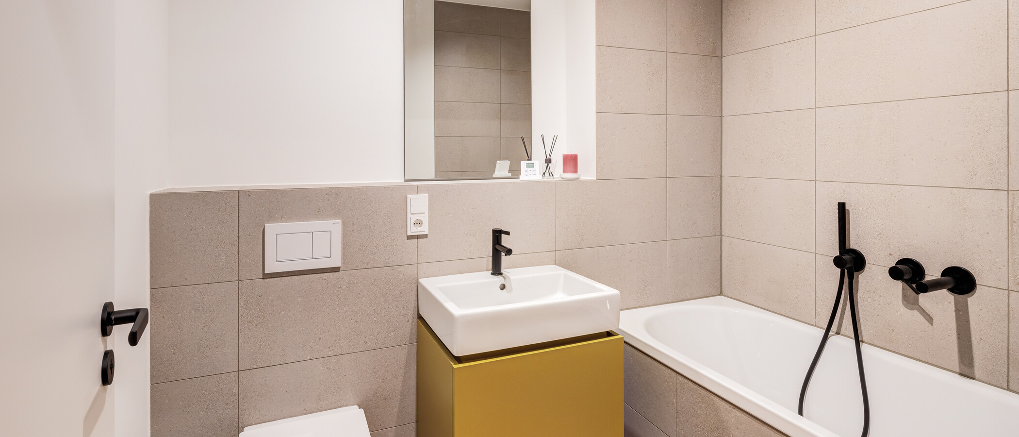 appartement style maisonnette München Neuhausen 01 1ère salle de bain 14864