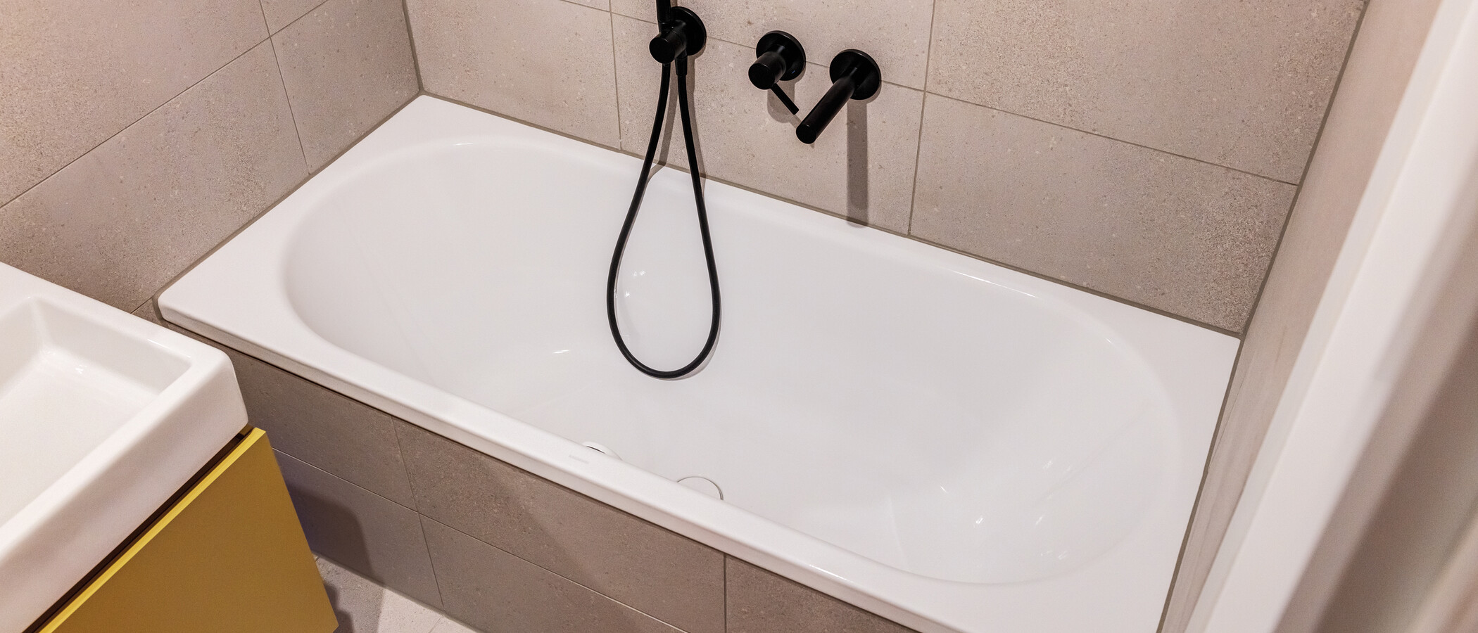 appartement style maisonnette München Neuhausen 02 1ère salle de bain 14864