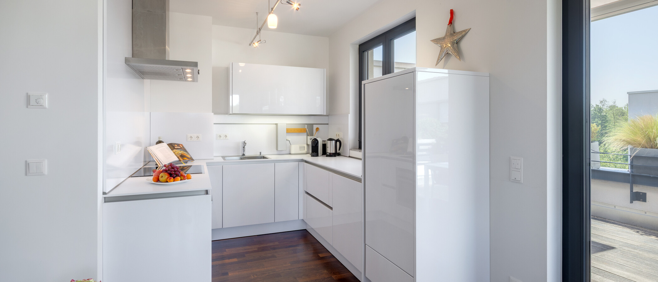 appartement avec terrasse sur le toit München Altbogenhausen 02 cuisine 14872