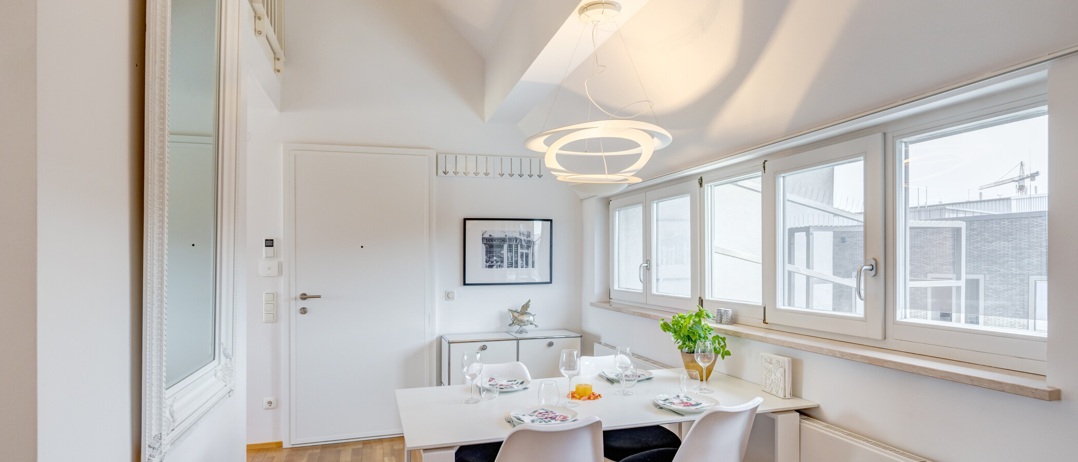 appartement avec mezzanine München Maxvorstadt 04 pièce à vivre 14890