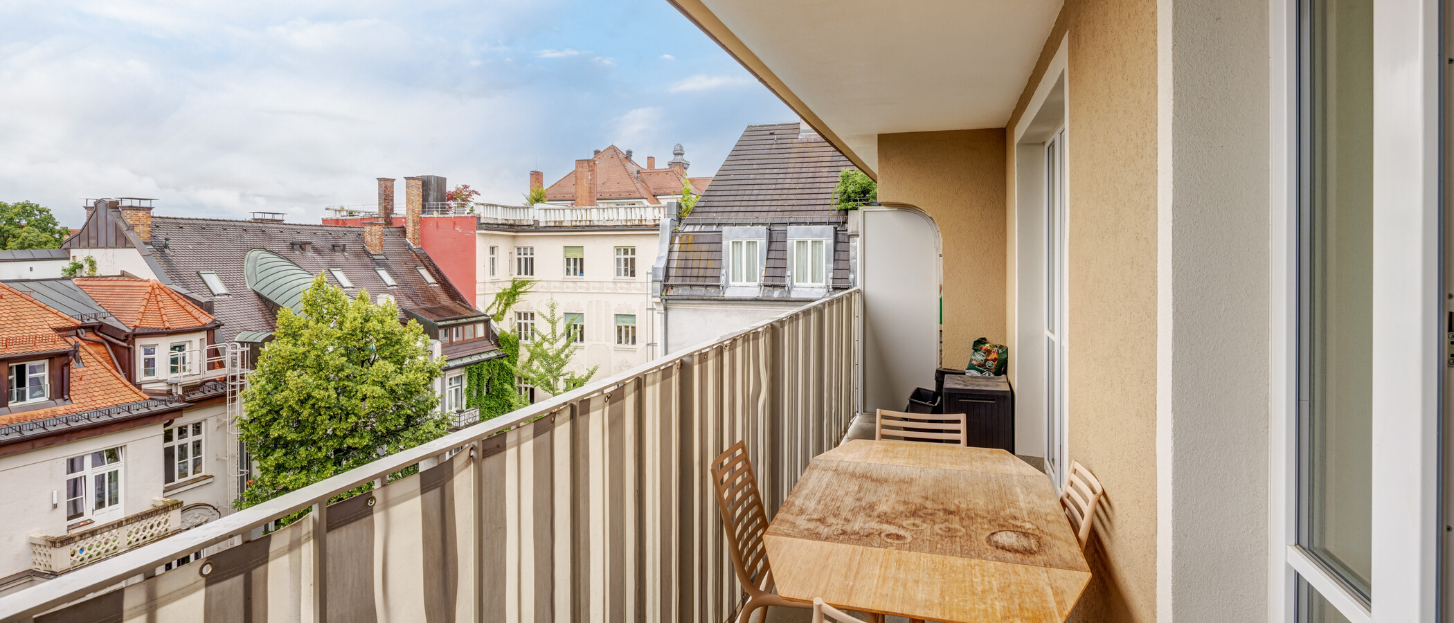 appartement style maisonnette München Schwabing 01 balcon 14908