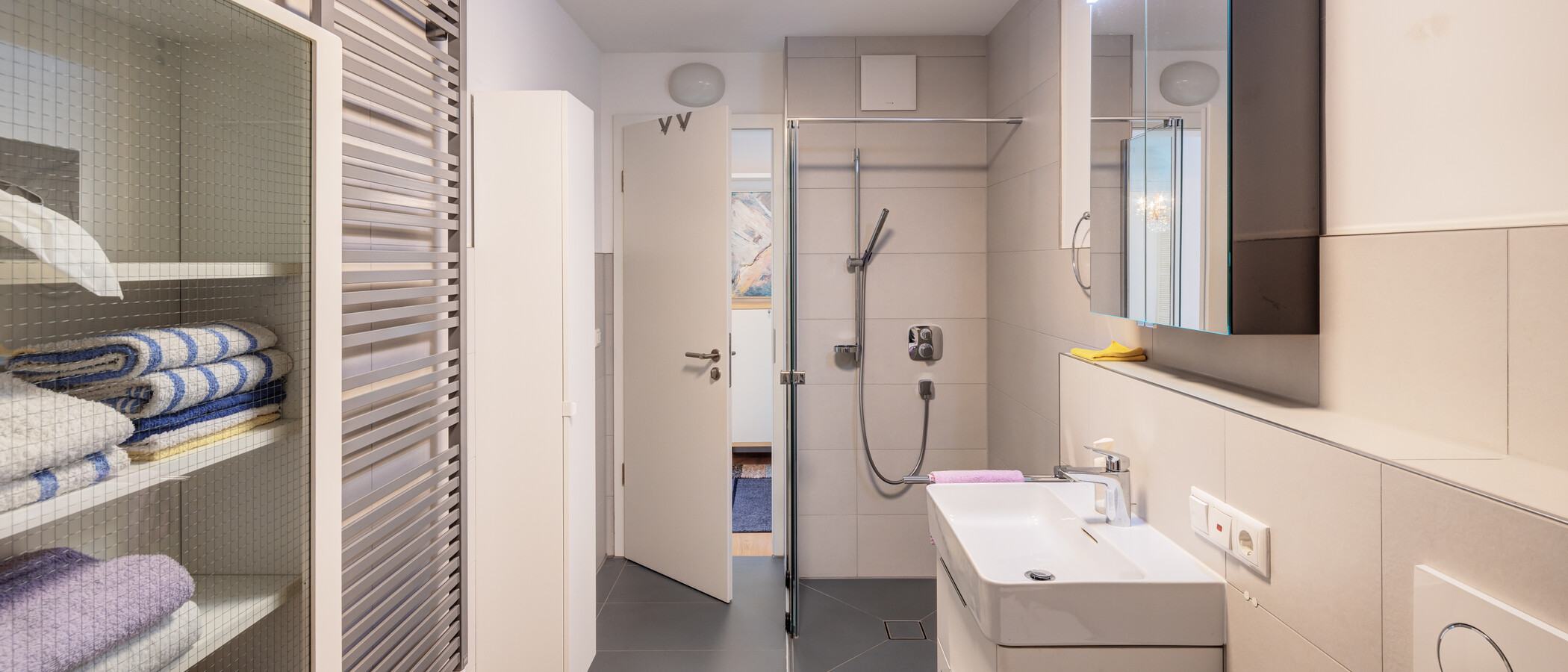 appartement sous les toits München Allach 02 salle de bain 14913