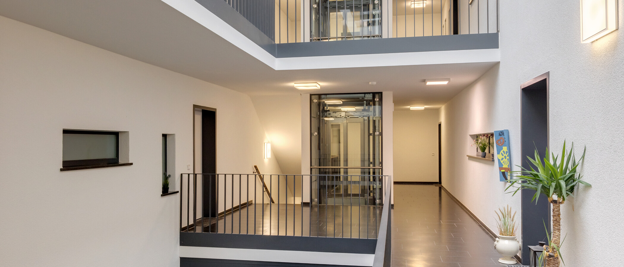 appartement avec terrasse sur le toit München Menterschwaige 01 escalier dans l‘immeuble 14914
