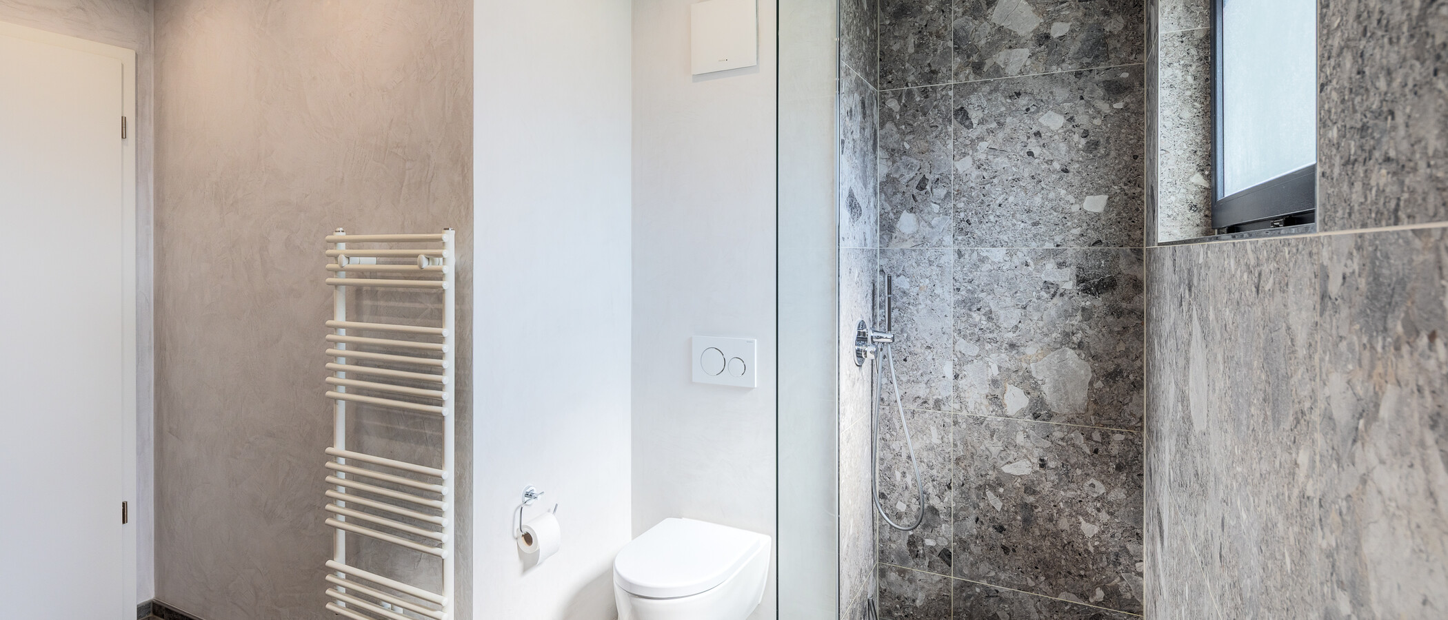 appartement style maisonnette München Oberföhring 04 1ère salle de bain 14969