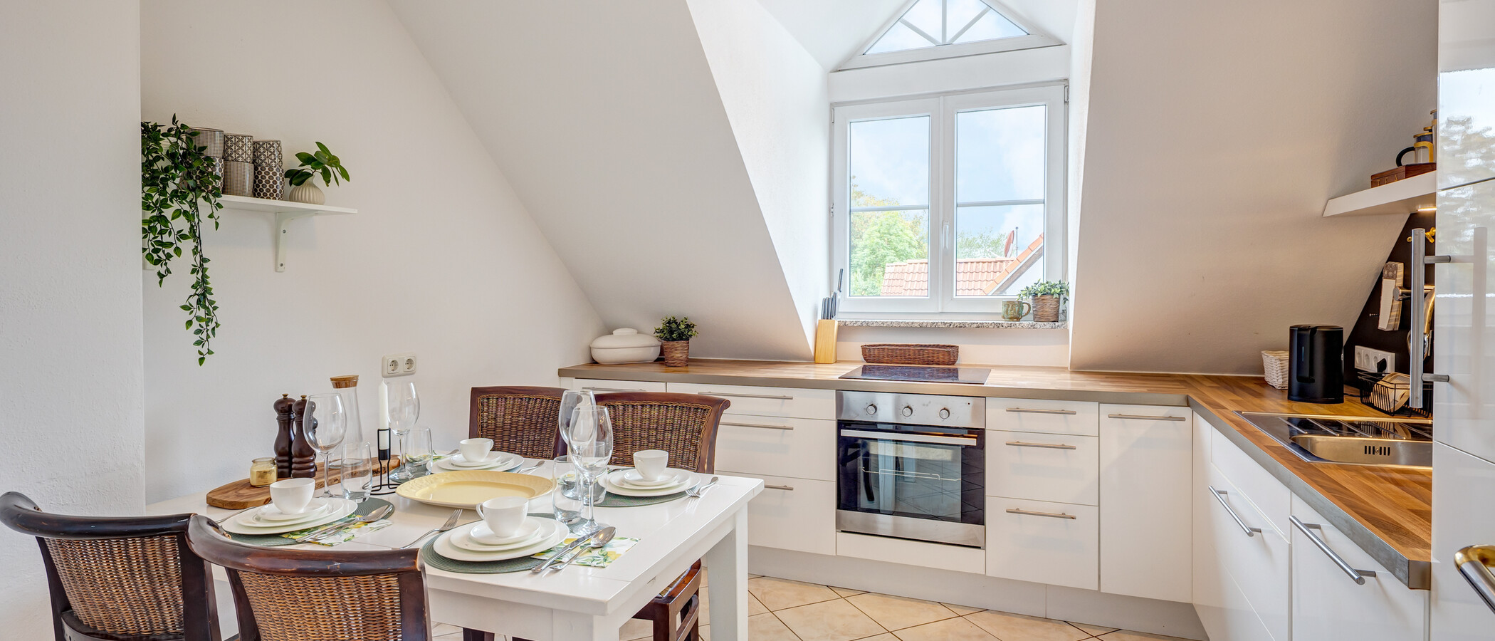 appartement sous les toits München Untermenzing 01 cuisine 14986