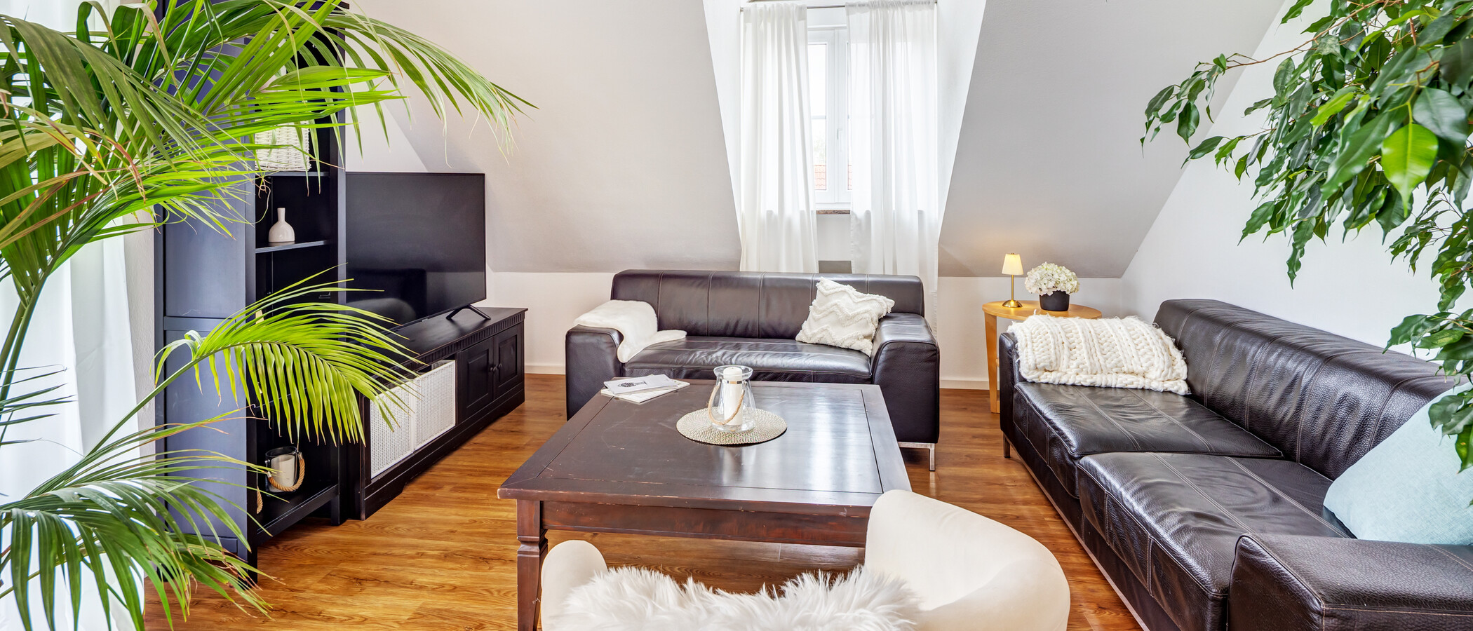 appartement sous les toits München Untermenzing 02 salle de séjour 14986